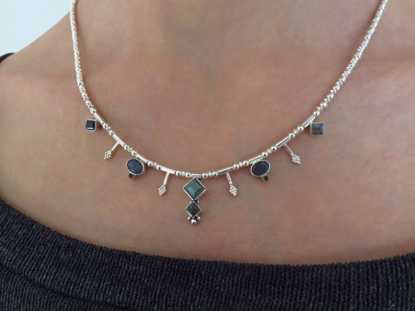 Necklace with labradorite stones made of silver