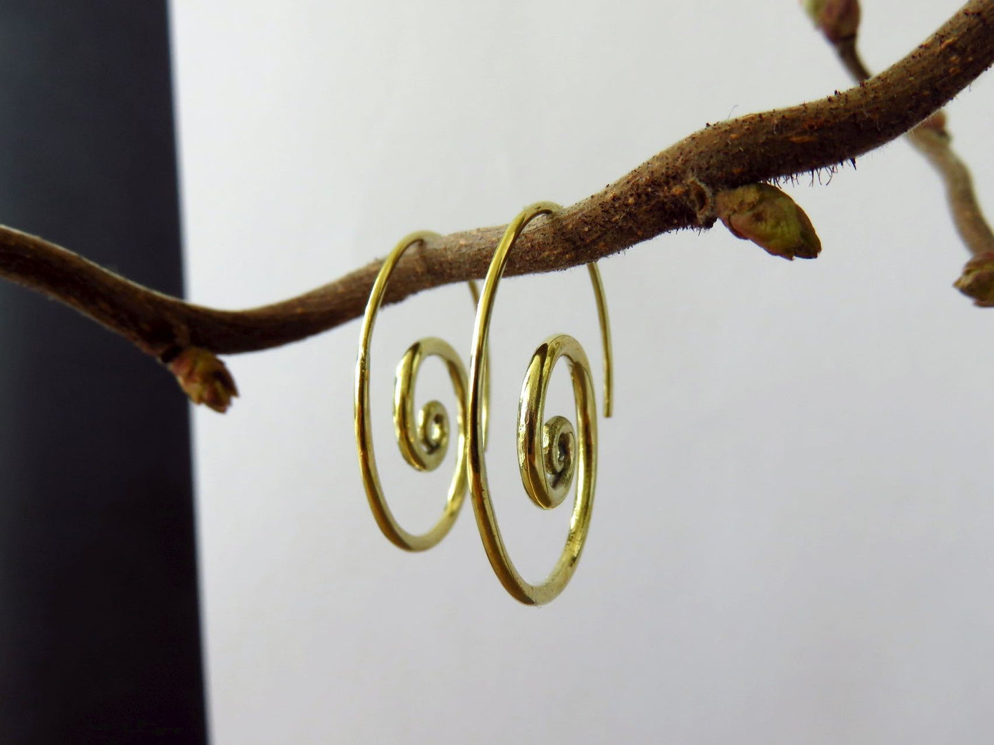 simple spiral earrings made of brass
