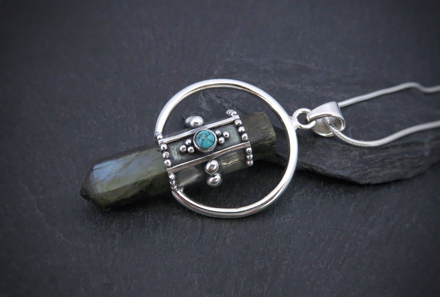 Crystal pendant Labradorite made of silver