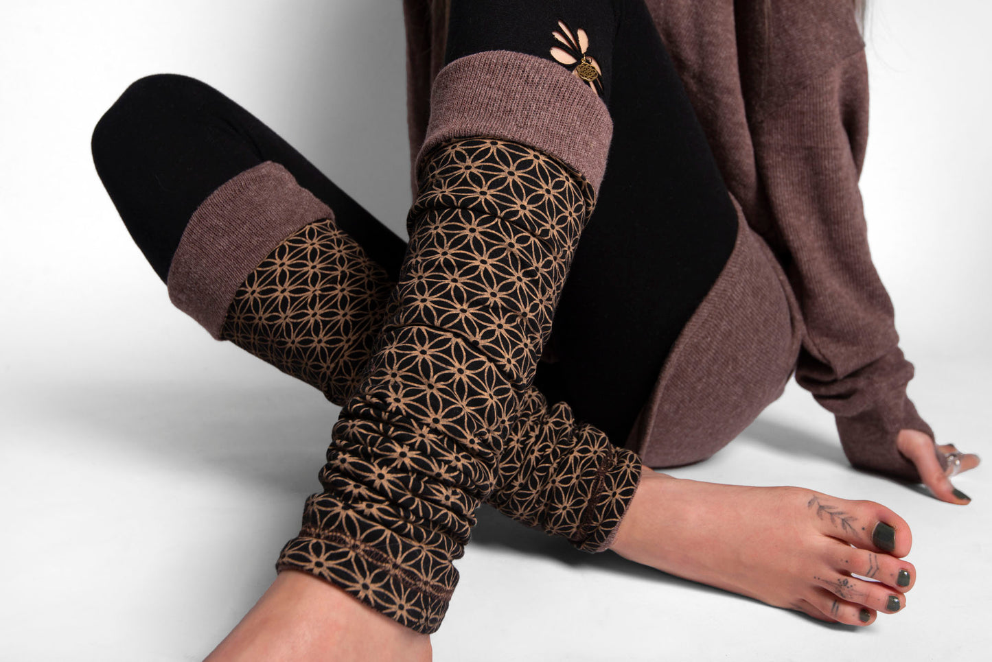 Leg warmers for turning in brown, cuffs, yoga cuffs
