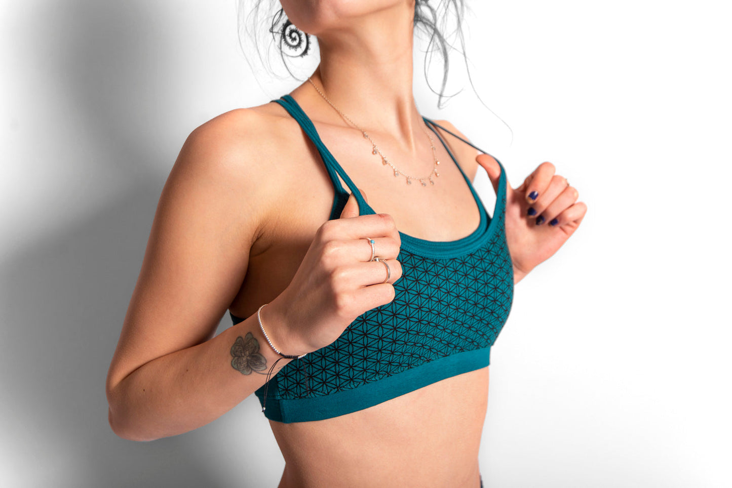 Yoga Top mit dem Muster der Lebensblume türkis/schwarz