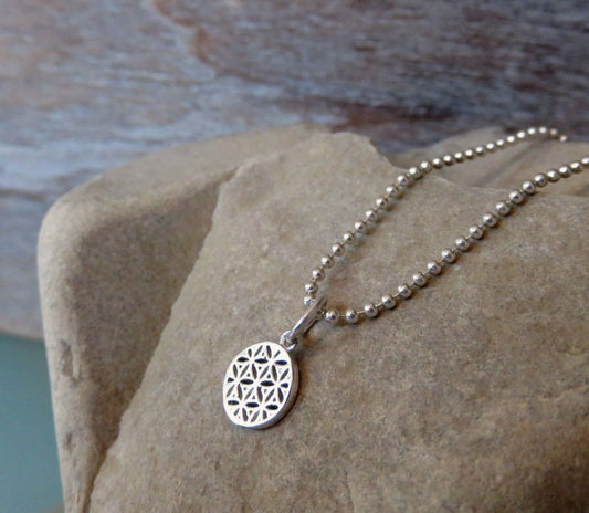 Kette mit dem Motiv der Lebensblume aus Silber