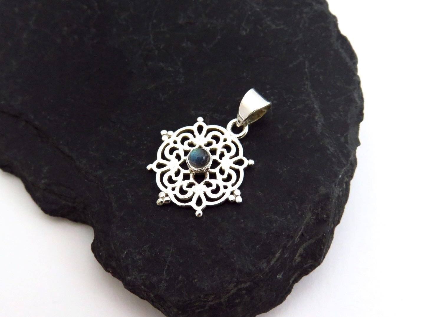 small filigree pendant with labradorite made of silver