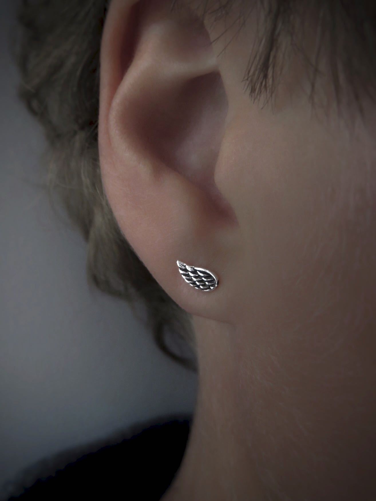 kleine Engelsflügel Ohrstecker aus Silber