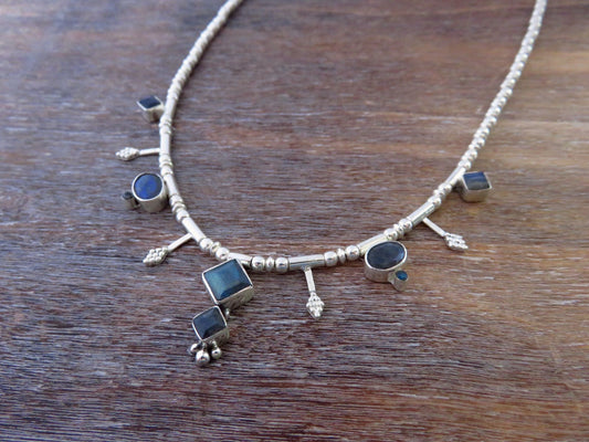 Kette mit Labradorit Steinen aus Silber