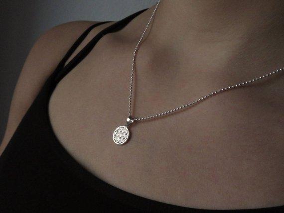 Necklace with the motif of the flower of life made of silver