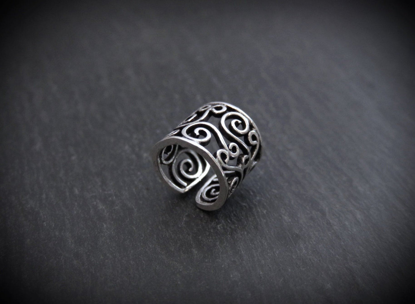 Ohrclip mit kleinen Spiralen aus Silber