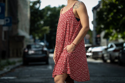 locker geschnittenes Sommerkleid mit Spaghetti Trägern und Taschen