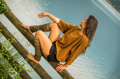 half-length, loose knitted top in blue 