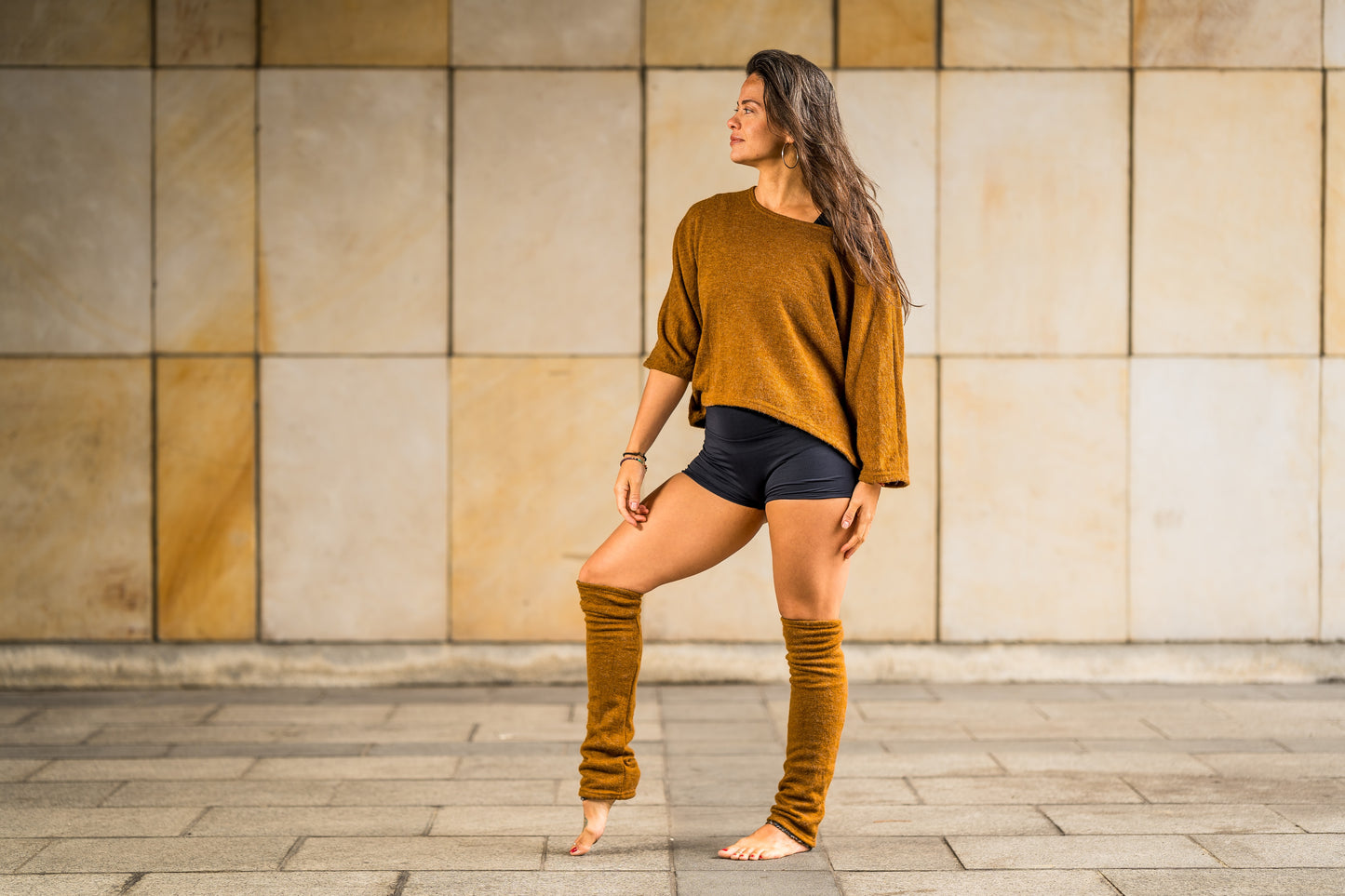 Boho Wendestulpen – Beinstulpen, Yoga & Tanz Stulpen, 4-in-1 Legwarmers Damen in beige/ gemustert