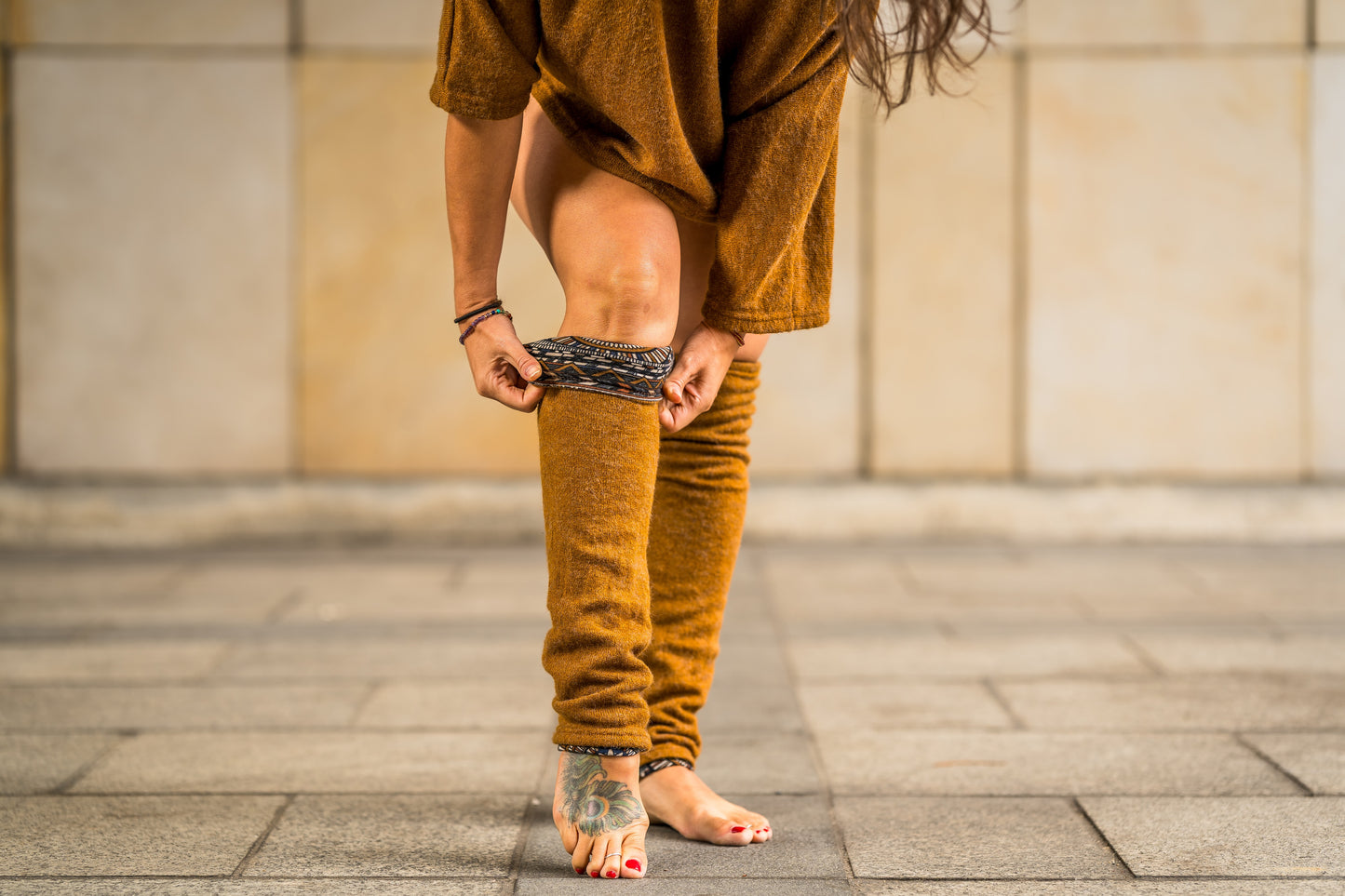 Boho Wendestulpen – Beinstulpen, Yoga & Tanz Stulpen, 4-in-1 Legwarmers Damen in beige/ gemustert
