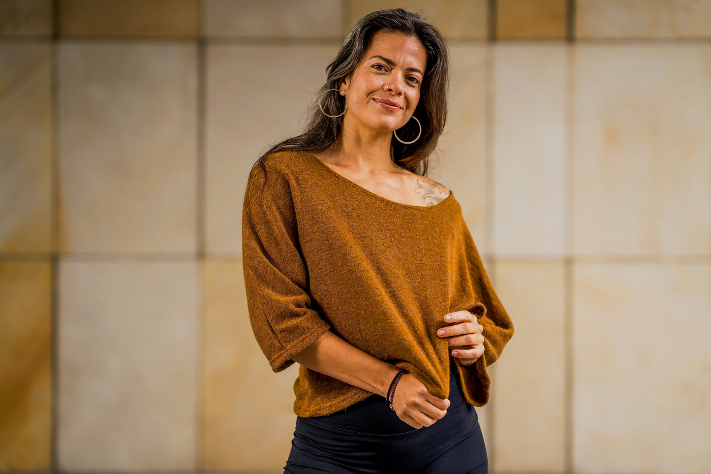 half-length, loose knitted top in blue 