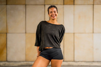 half-length, loose knitted top in blue 