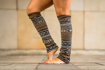 Boho Wendestulpen – Beinstulpen, Yoga & Tanz Stulpen, 4-in-1 Legwarmers Damen in schwarz/ gemustert