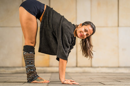 Boho Wendestulpen – Beinstulpen, Yoga & Tanz Stulpen, 4-in-1 Legwarmers Damen in schwarz/ gemustert