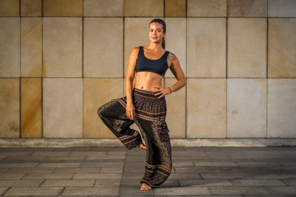 luftige Boho Pluderhose mit geometrischem Muster in schwarz braun mit Taschen