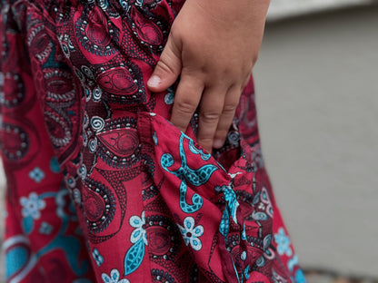 Pluderhose mit Mandala Blumen Muster für Kinder in rot türkis