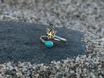 Zehenring mit Blume und Stein aus Silber und Messing