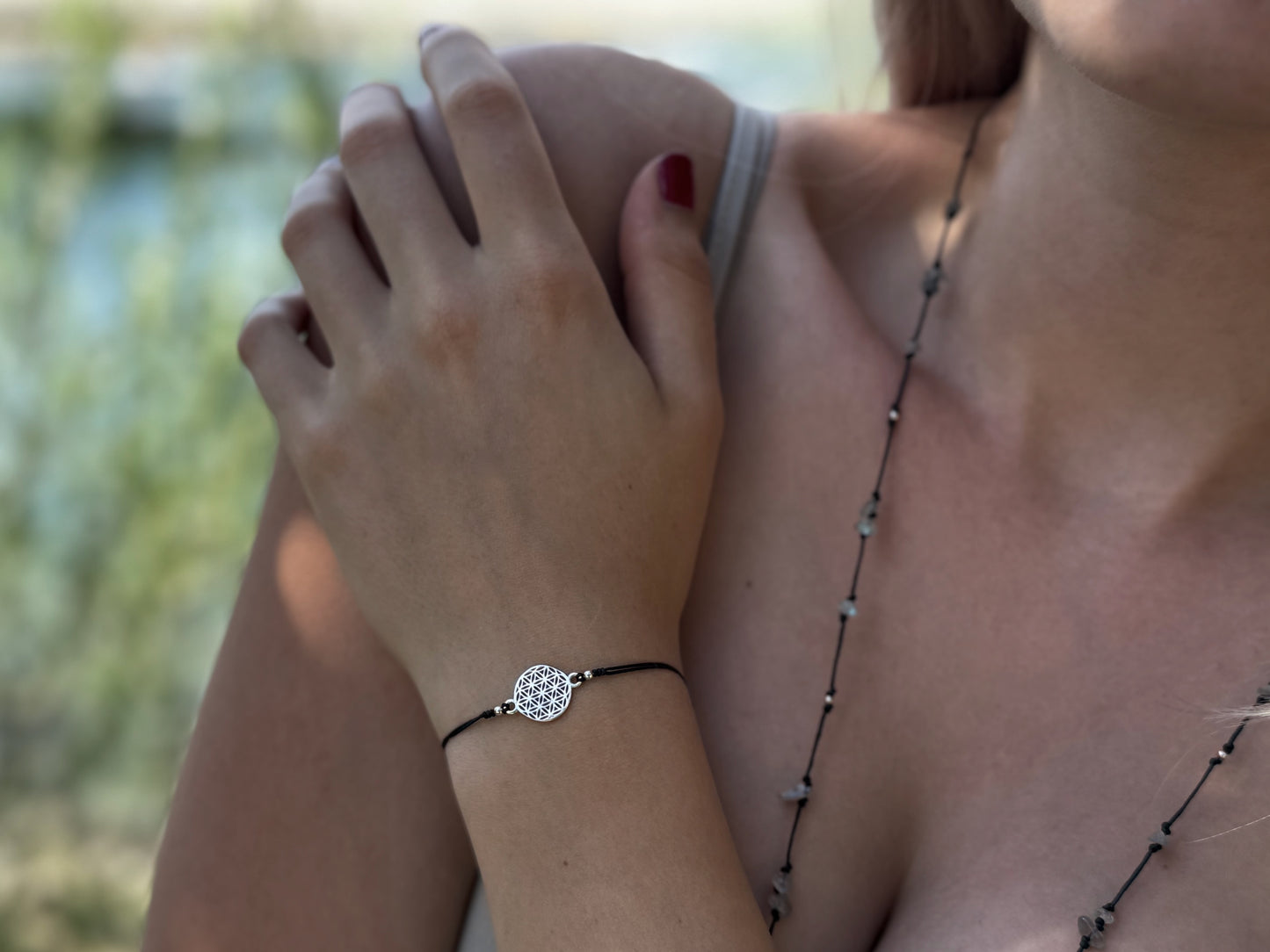 zartes Armband mit dem Motiv der Lebensblume aus Silber