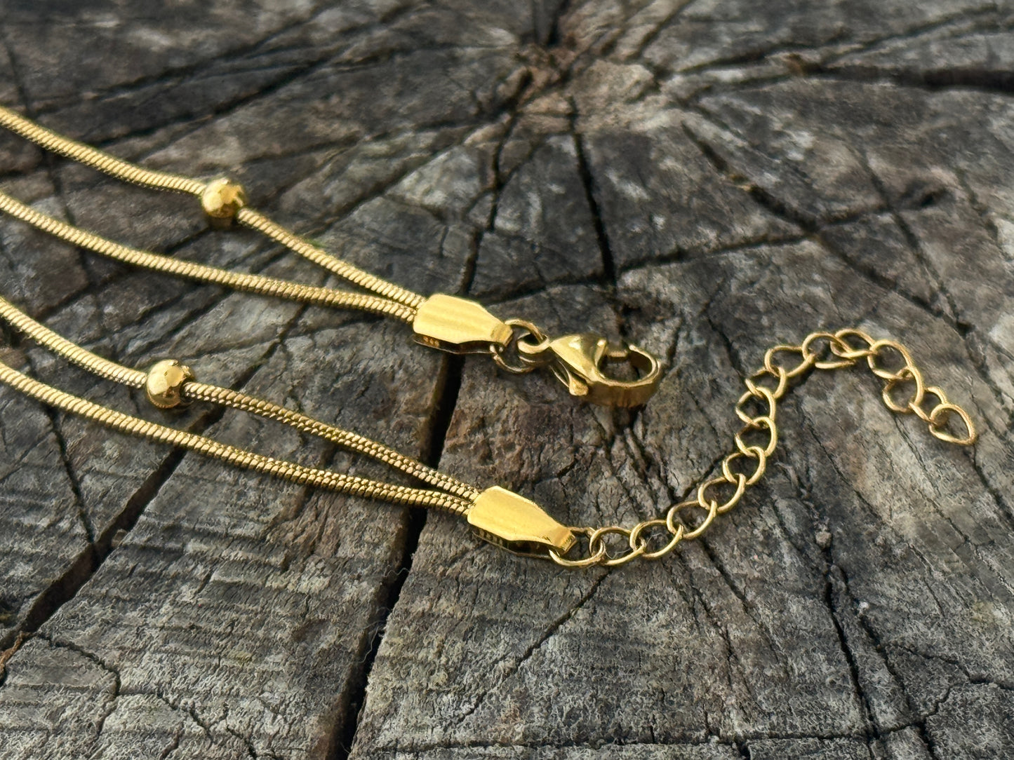 Verstellbares zweireihiges goldfarbenes Fußkettchen Schlangenkette mit Kügelchen aus Edelstahl – PVD Gold Plated