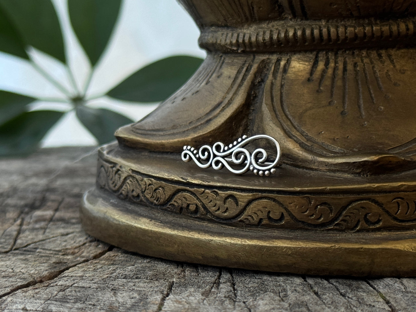 Earclimber Ohrringe mit Spiralen und Pünktchen aus Silber