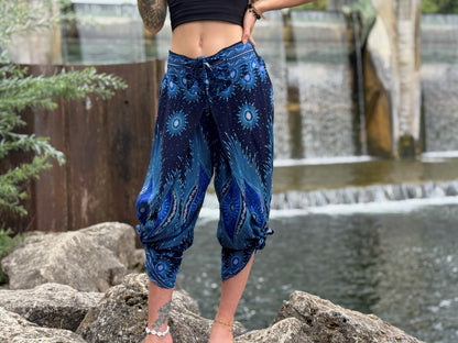 Boho Wickelhose für Damen in dunkelblau mit Pfauenmuster