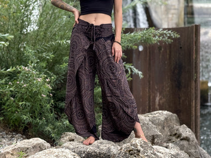 Boho Wickelhose für Damen in schwarz mit Mandalamuster