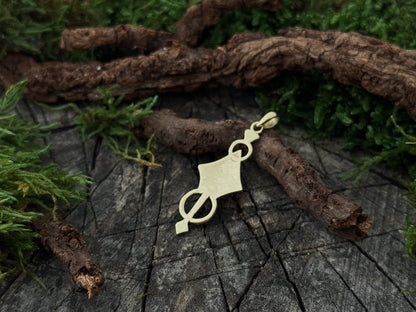 kleiner goldfarbener Messing Anhänger – Ethno Talisman – Tribal Symbol Schmuck – Boho Amulett