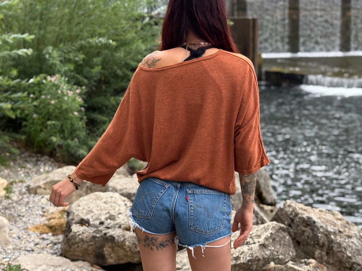 half-length, loose knitted top in blue 