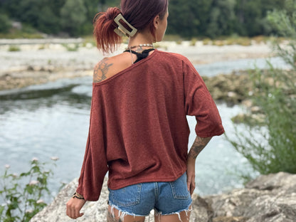 half-length, loose knitted top in blue 