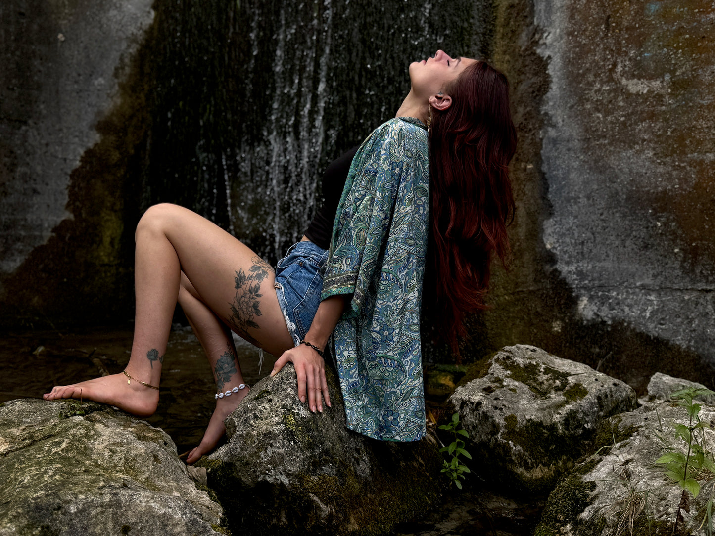 Leichter Boho Kimono mit Paisley Muster in weiß grün blau gold