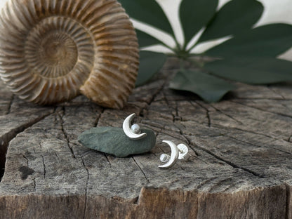 Stud earrings with small moon and stone made of silver 