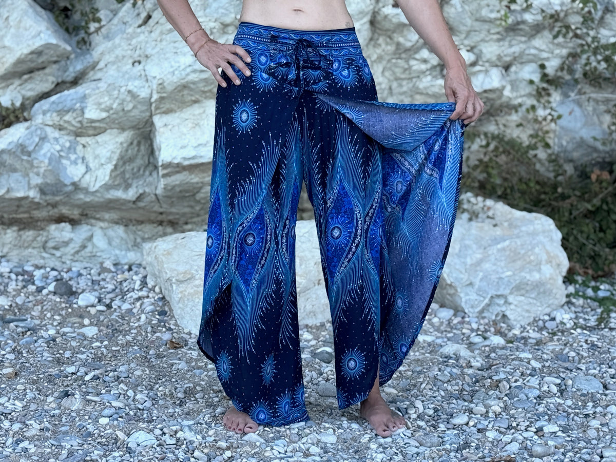 Boho Wickelhose für Damen in dunkelblau mit Pfauenmuster