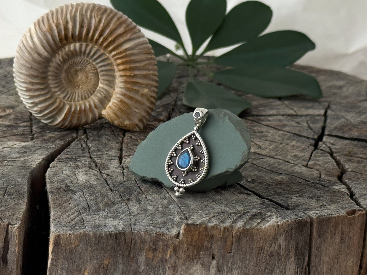 Boho Anhänger Tropfen mit Labradorit aus Silber  – Orientalischer Schmuck im marokkanischen Stil