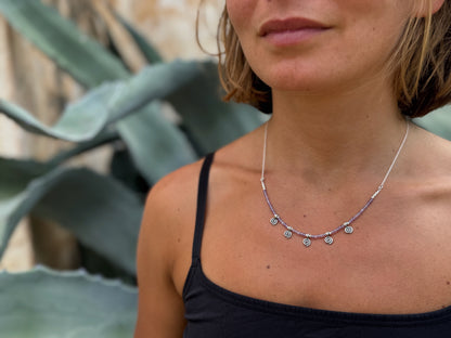 Kette mit 5 kleinen Spiralen und echten Amethyst Steinen, 925er Silber, längenverstellbar
