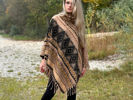 gemütlicher warmer Poncho, Überwurf, Bohemian Poncho, Boho Überwurf schwarz/braun/beige 003