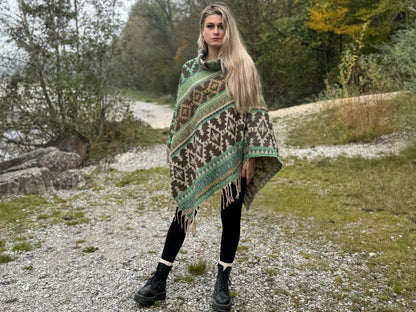 gemütlicher warmer Poncho, Überwurf, Bohemian Poncho, Boho Überwurf grün/braun/beige 004