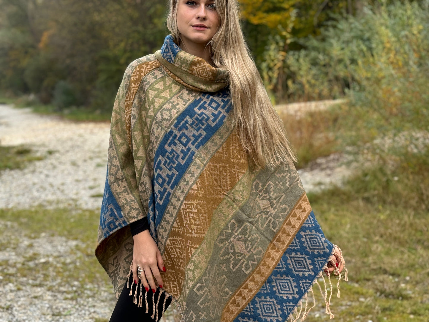 gemütlicher warmer Poncho, Überwurf, Bohemian Poncho, Boho Überwurf grün/blau/beige 006