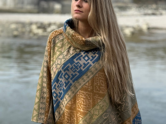 gemütlicher warmer Poncho, Überwurf, Bohemian Poncho, Boho Überwurf grün/blau/beige 006