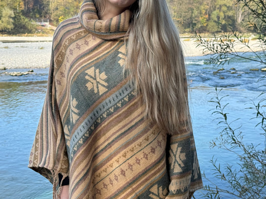 gemütlicher warmer Poncho, Überwurf, Bohemian Poncho, Boho Überwurf grün/beige/hellbraun 009