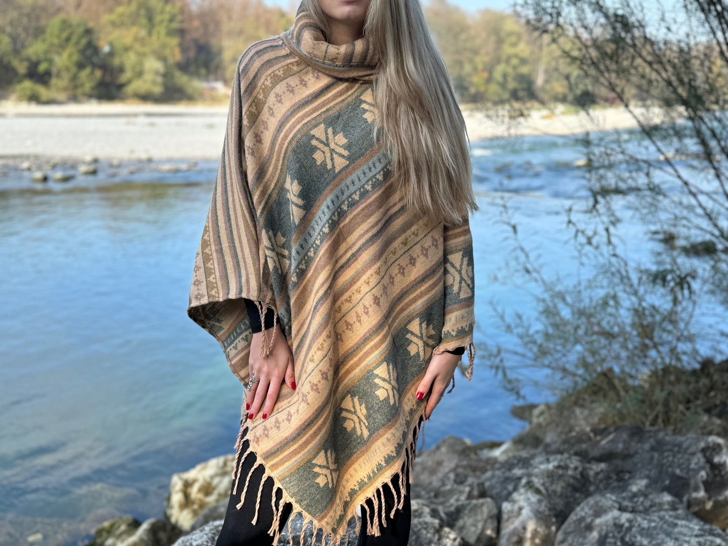 gemütlicher warmer Poncho, Überwurf, Bohemian Poncho, Boho Überwurf grün/beige/hellbraun 009