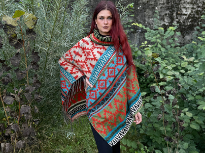 half-length, plain-colored knitted sweater with hood and thumbholes in rosé red 