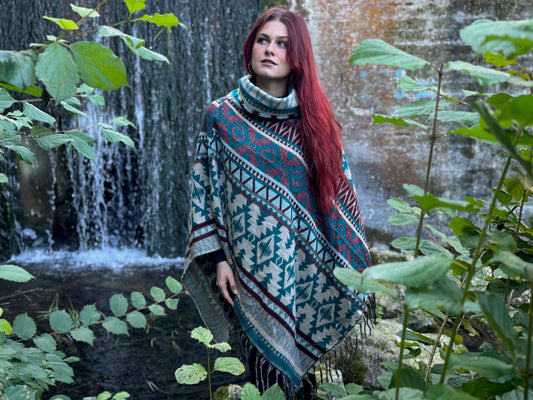 gemütlicher warmer Poncho, Überwurf, Bohemian Poncho, Boho Überwurf beige/blau/rot P05