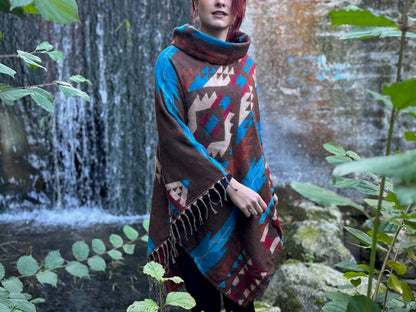 gemütlicher warmer Poncho, Überwurf, Bohemian Poncho, Boho Überwurf braun/blau/beige P01