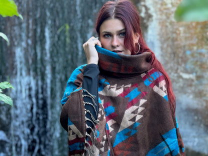 gemütlicher warmer Poncho, Überwurf, Bohemian Poncho, Boho Überwurf braun/blau/beige P01