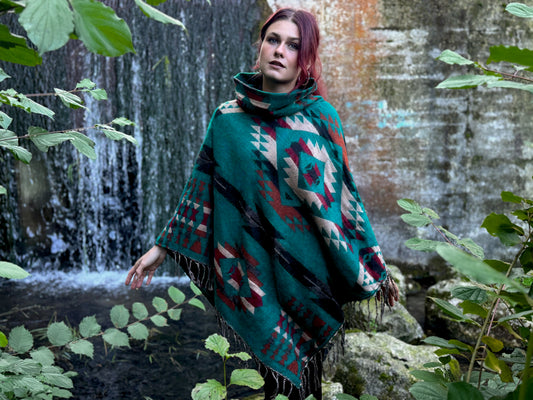 gemütlicher warmer Poncho, Überwurf, Bohemian Poncho, Boho Überwurf türkis/beige/rot P04