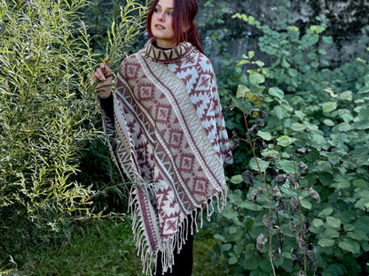 half-length, plain-colored knitted sweater with hood and thumbholes in rosé red 