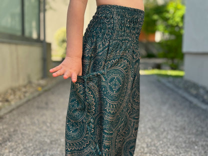 gemusterte Pluderhose mit Mandalamuster für Kinder in petrol, Kinderhose