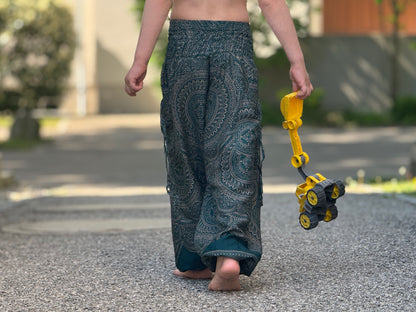 gemusterte Pluderhose mit Mandalamuster für Kinder in petrol, Kinderhose