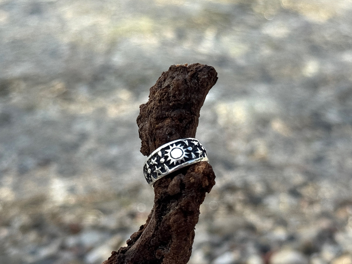 Toe ring with silver spirals 